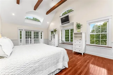 14 Pawcatuck Avenue Westerly RI 02891