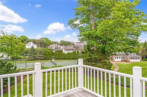 14 Pawcatuck Avenue Westerly RI 02891