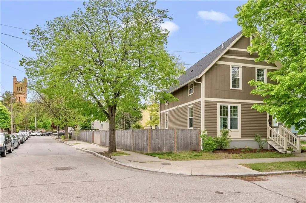 63 Hammond Street Providence RI 02909