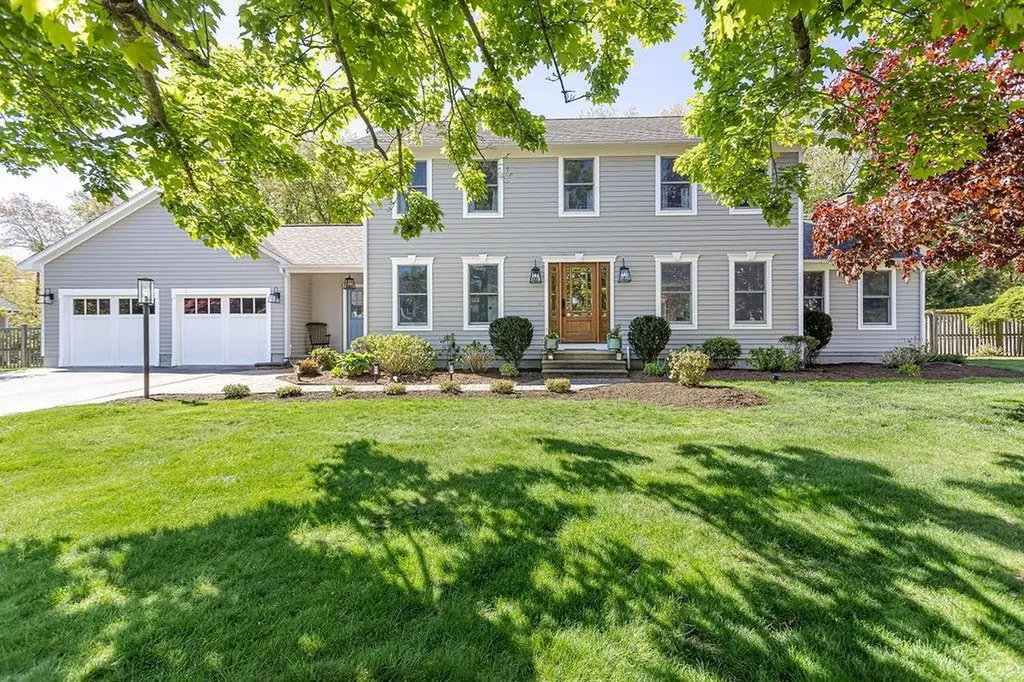 10 Split Creek Court Cranston RI 02921
