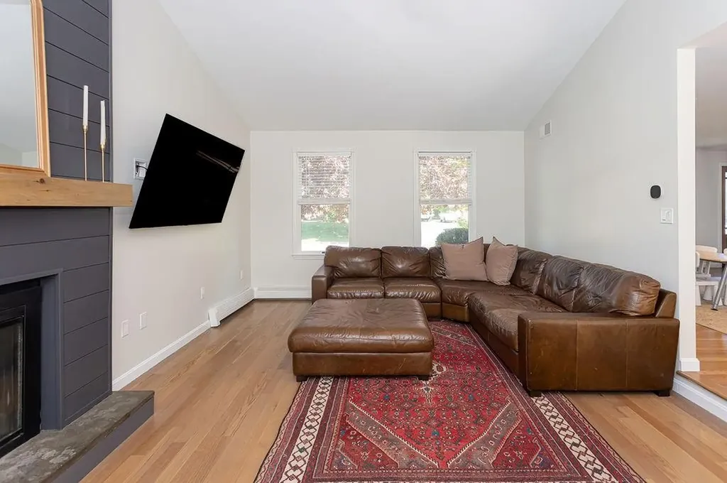 10 Split Creek Court Cranston RI 02921