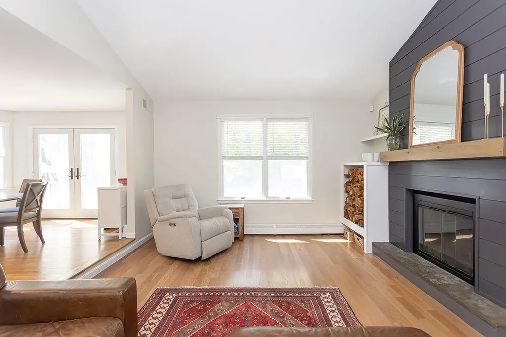 10 Split Creek Court Cranston RI 02921