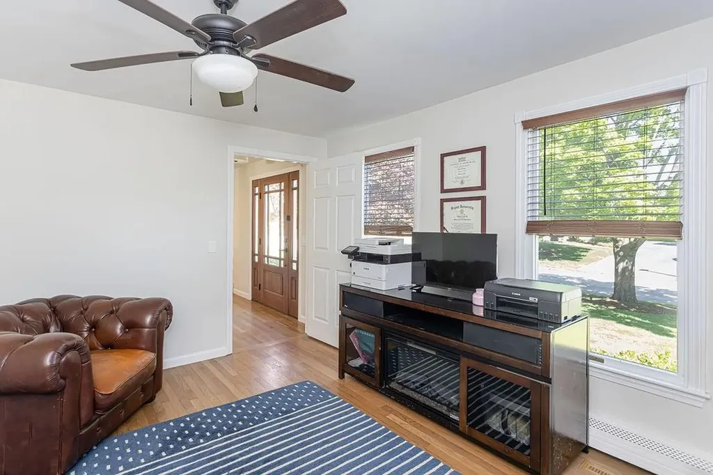 10 Split Creek Court Cranston RI 02921