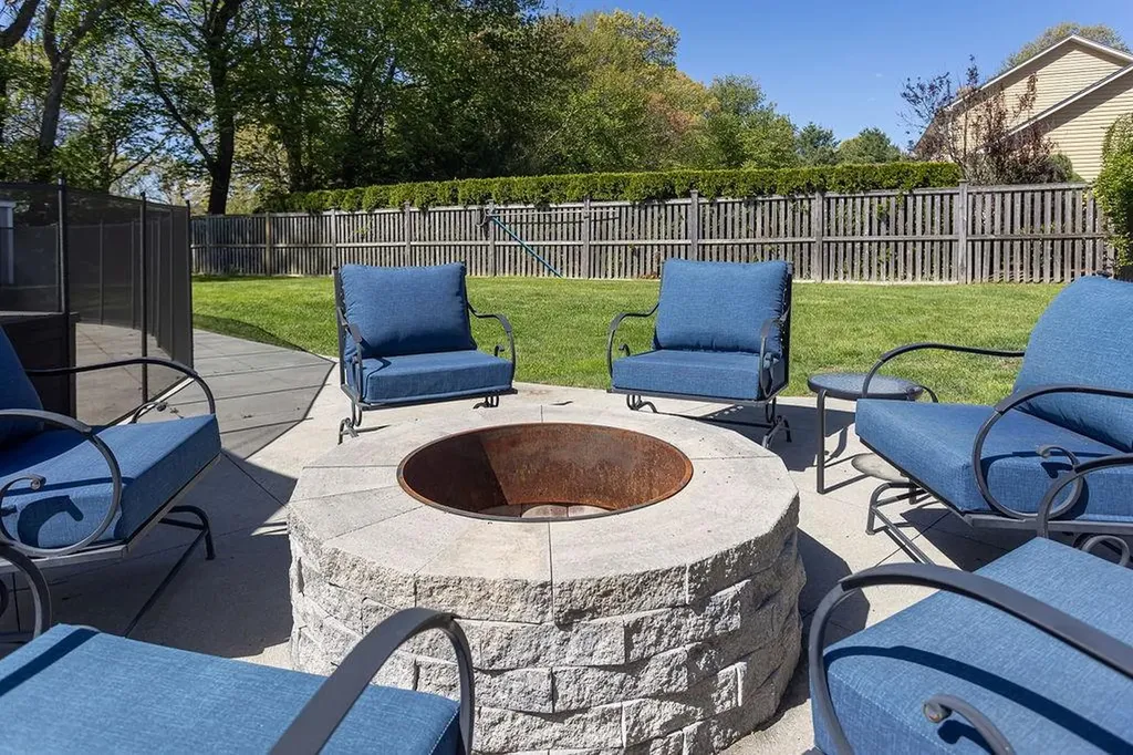 10 Split Creek Court Cranston RI 02921