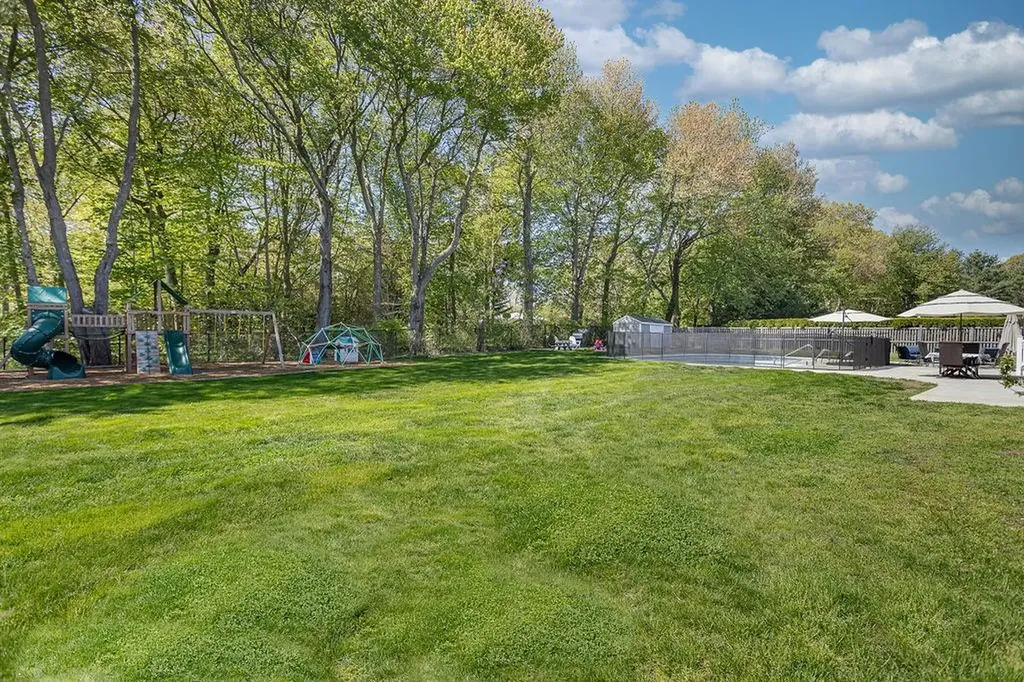 10 Split Creek Court Cranston RI 02921