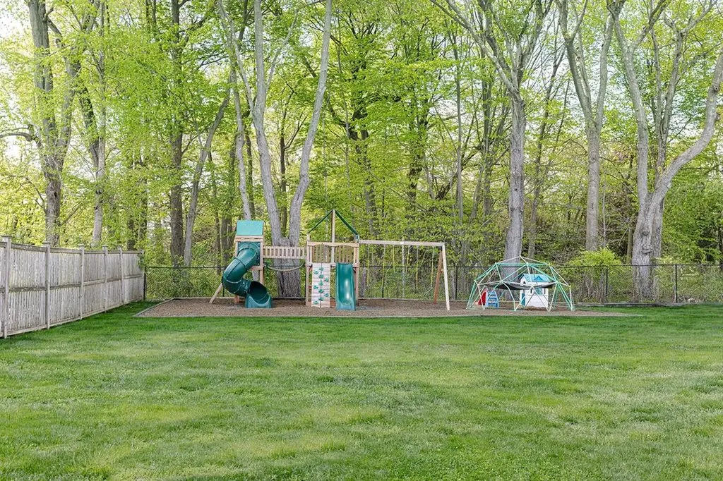 10 Split Creek Court Cranston RI 02921
