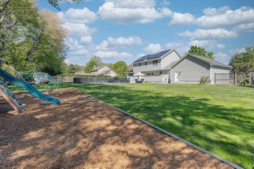 10 Split Creek Court Cranston RI 02921