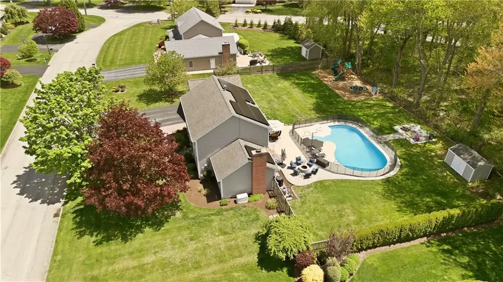 10 Split Creek Court Cranston RI 02921