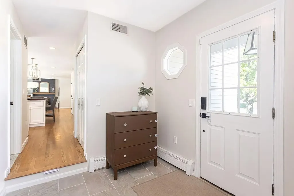 10 Split Creek Court Cranston RI 02921