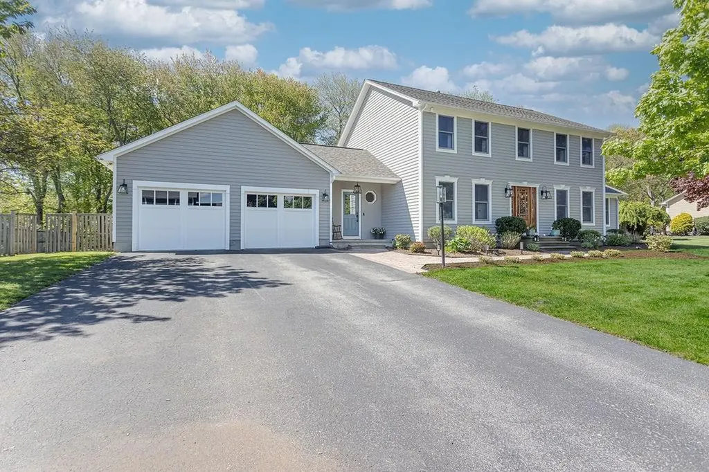 10 Split Creek Court Cranston RI 02921