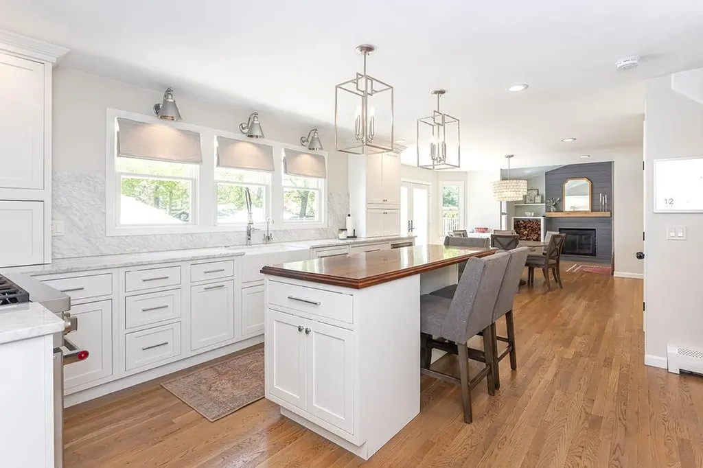 10 Split Creek Court Cranston RI 02921
