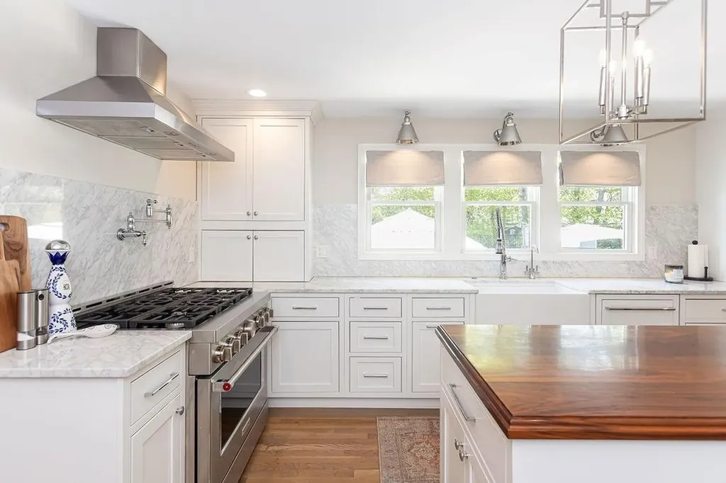 10 Split Creek Court Cranston RI 02921