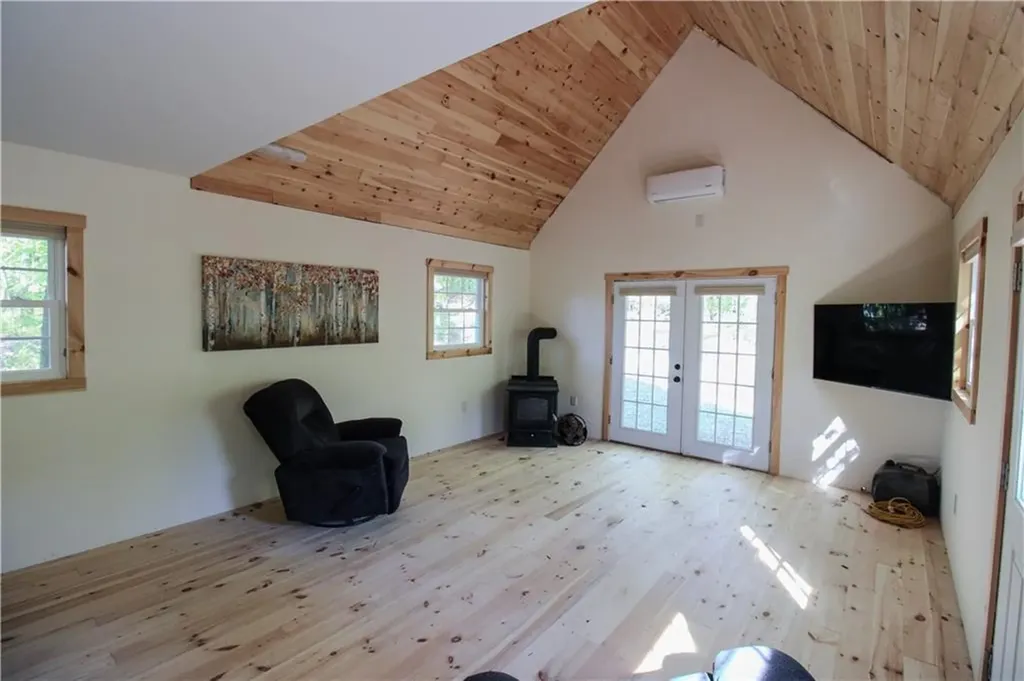 2 Forest Way Lincoln RI 02865