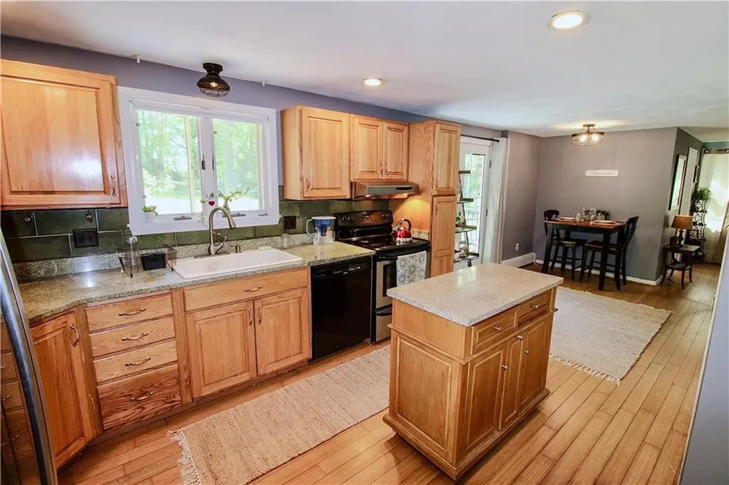 2 Forest Way Lincoln RI 02865