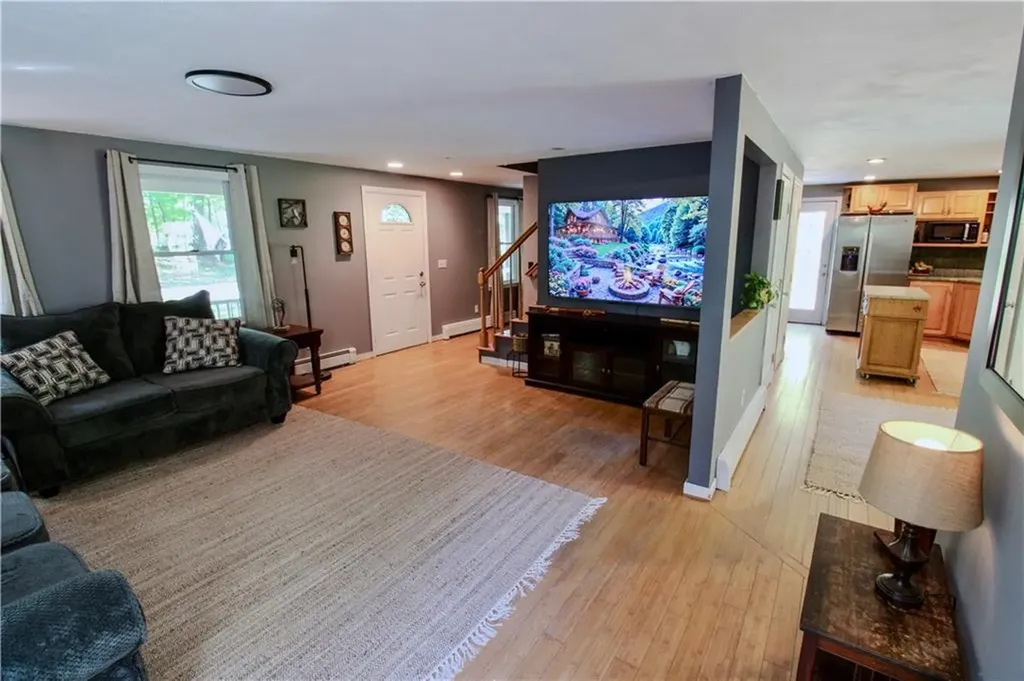 2 Forest Way Lincoln RI 02865