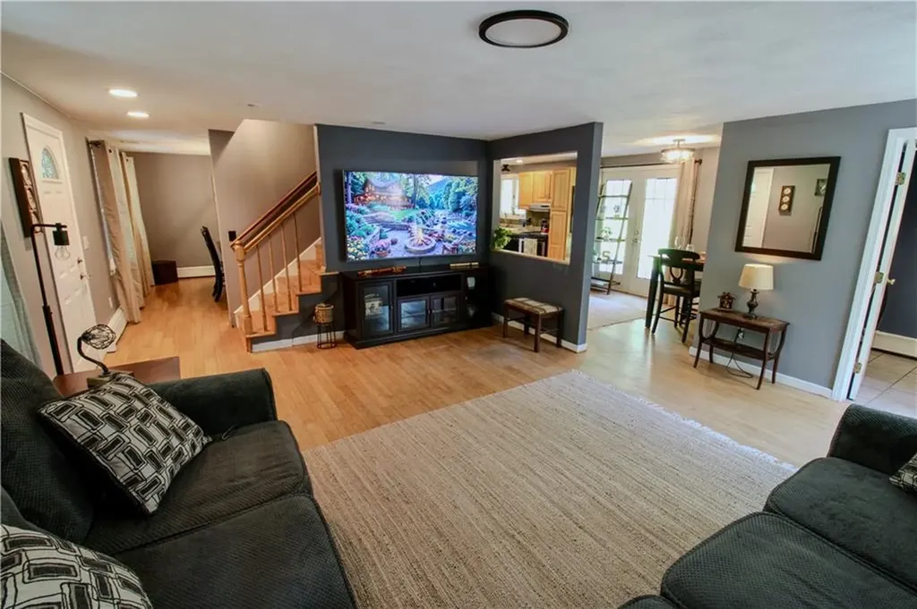 2 Forest Way Lincoln RI 02865