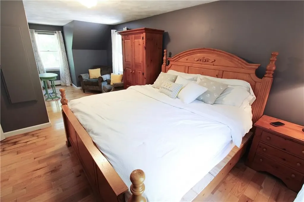 2 Forest Way Lincoln RI 02865