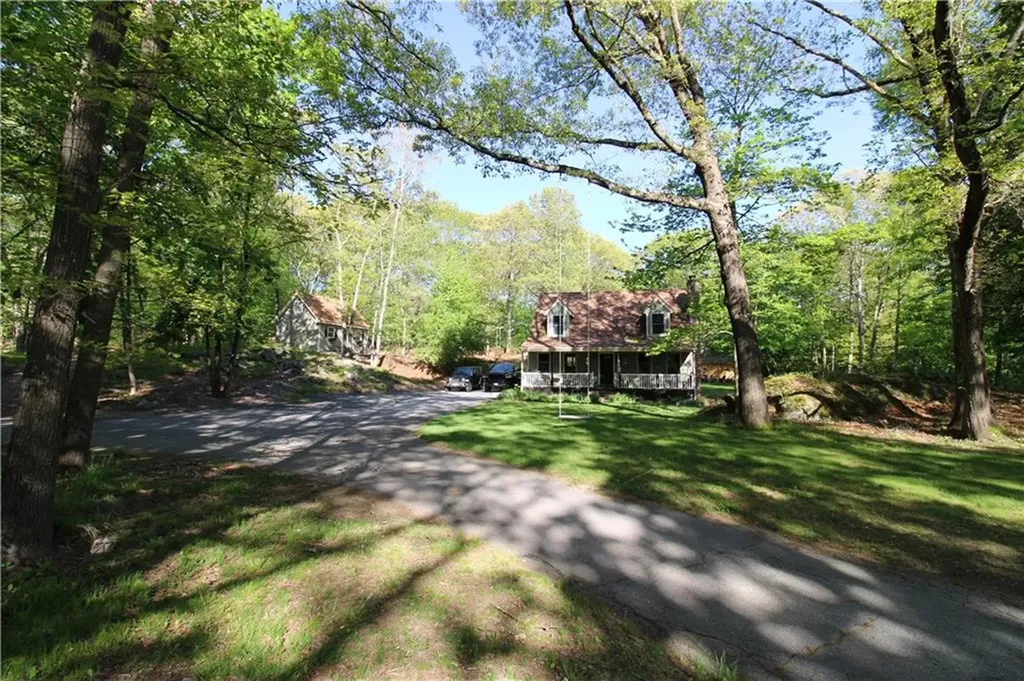 2 Forest Way Lincoln RI 02865