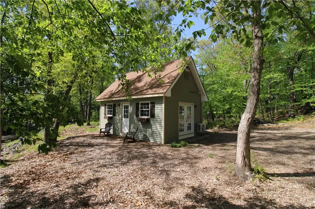 2 Forest Way Lincoln RI 02865