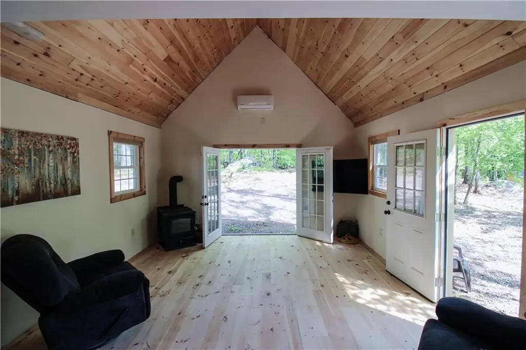 2 Forest Way Lincoln RI 02865