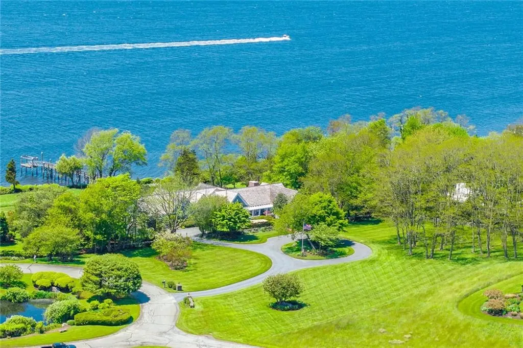 29 Reliance Drive Bristol RI 02809