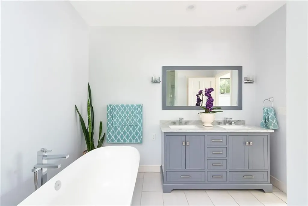 29 Reliance Drive Bristol RI 02809