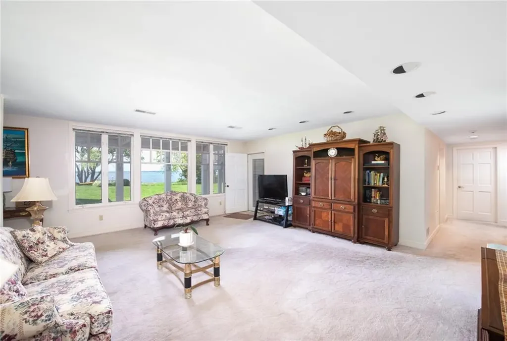 29 Reliance Drive Bristol RI 02809