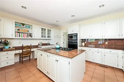 29 Reliance Drive Bristol RI 02809