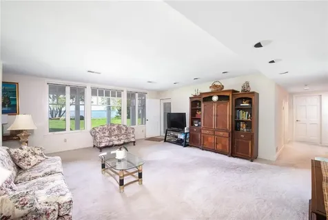 29 Reliance Drive Bristol RI 02809