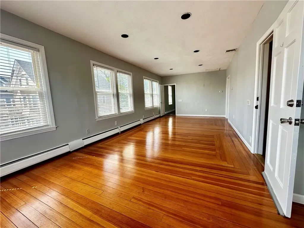 834 Central Avenue Pawtucket RI 02861