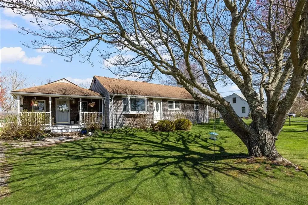 418 Long Highway Little Compton RI 02837