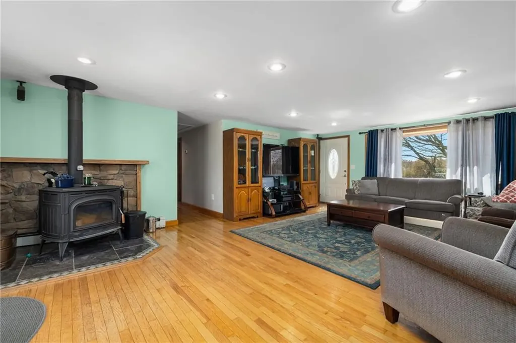 418 Long Highway Little Compton RI 02837