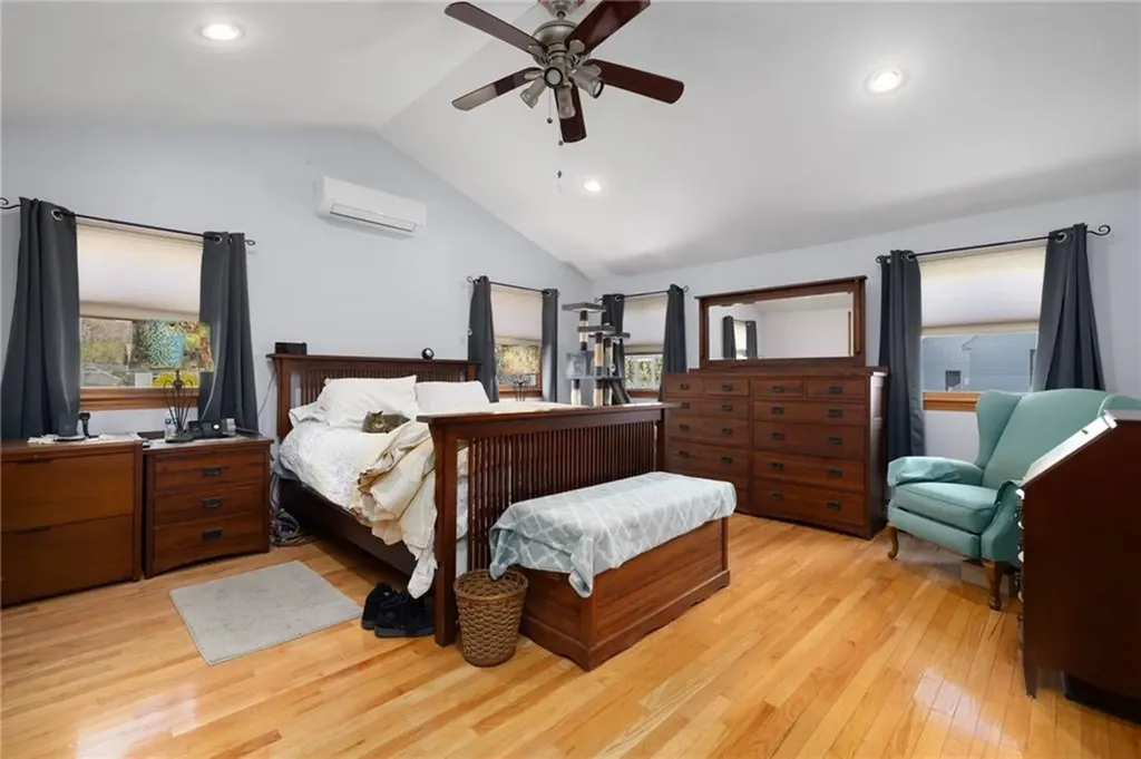 418 Long Highway Little Compton RI 02837