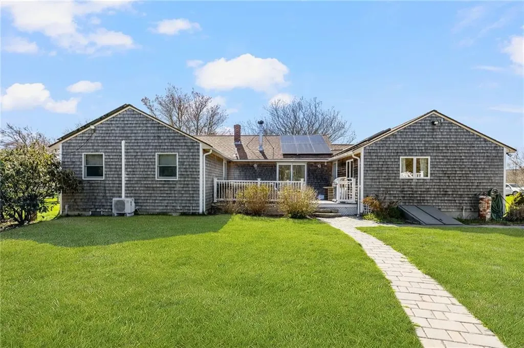 418 Long Highway Little Compton RI 02837