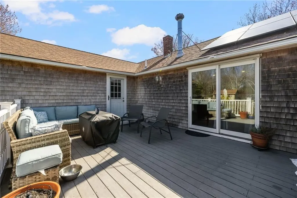 418 Long Highway Little Compton RI 02837