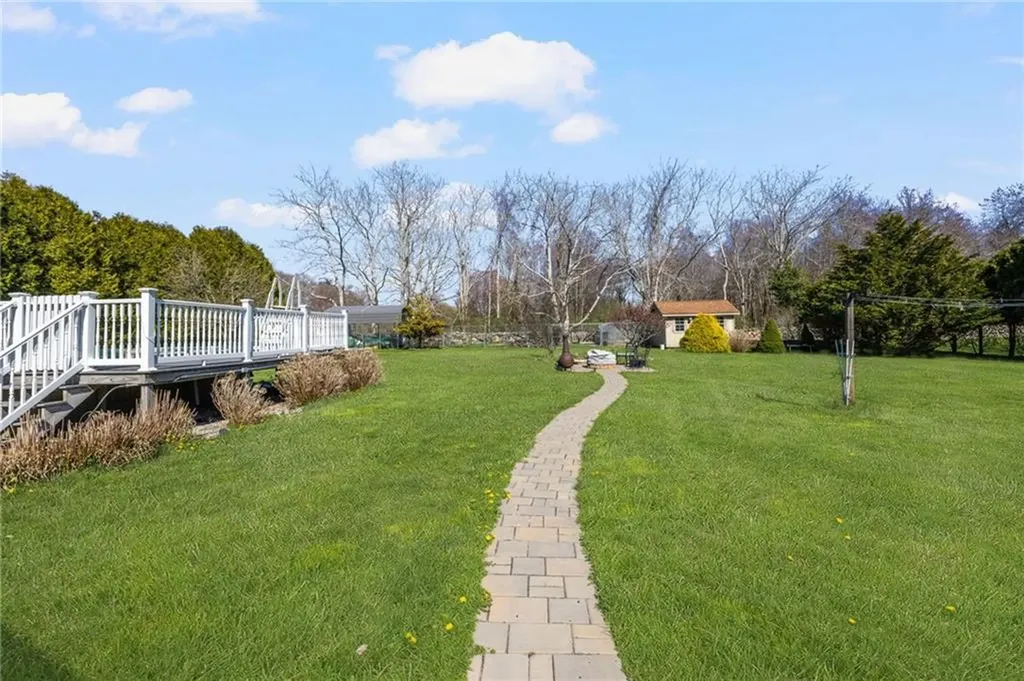 418 Long Highway Little Compton RI 02837