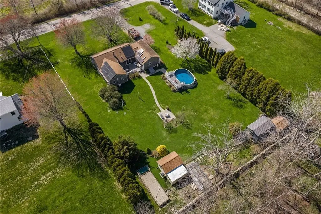 418 Long Highway Little Compton RI 02837