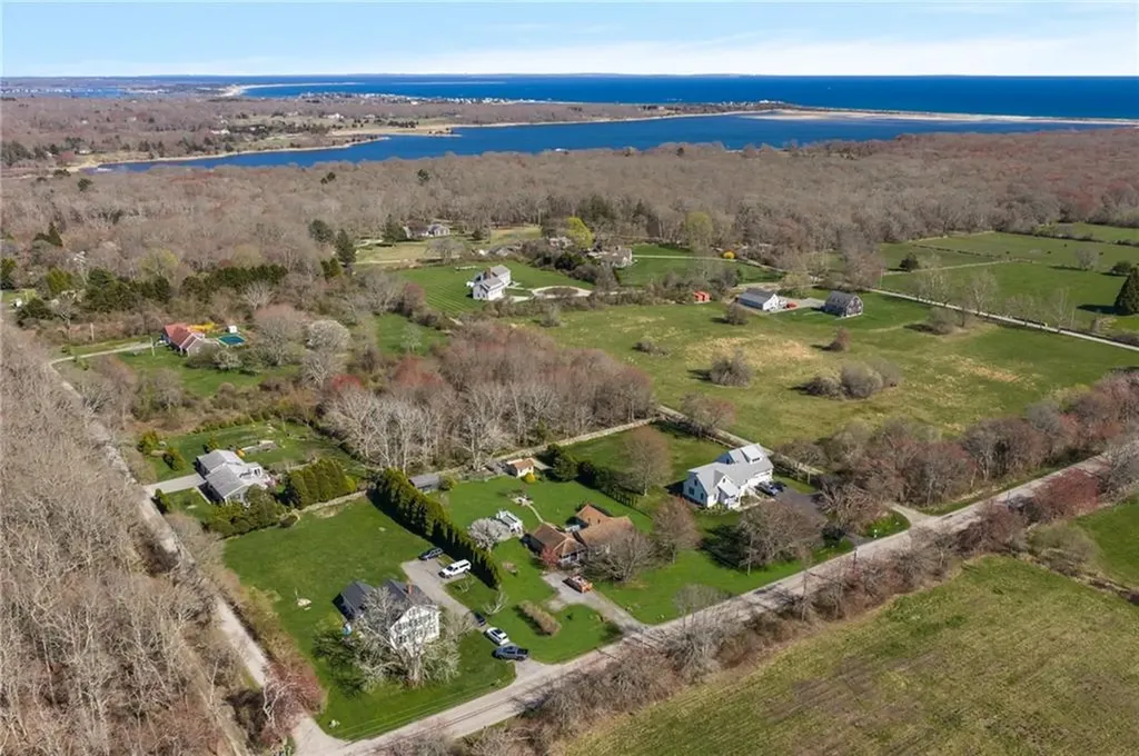 418 Long Highway Little Compton RI 02837