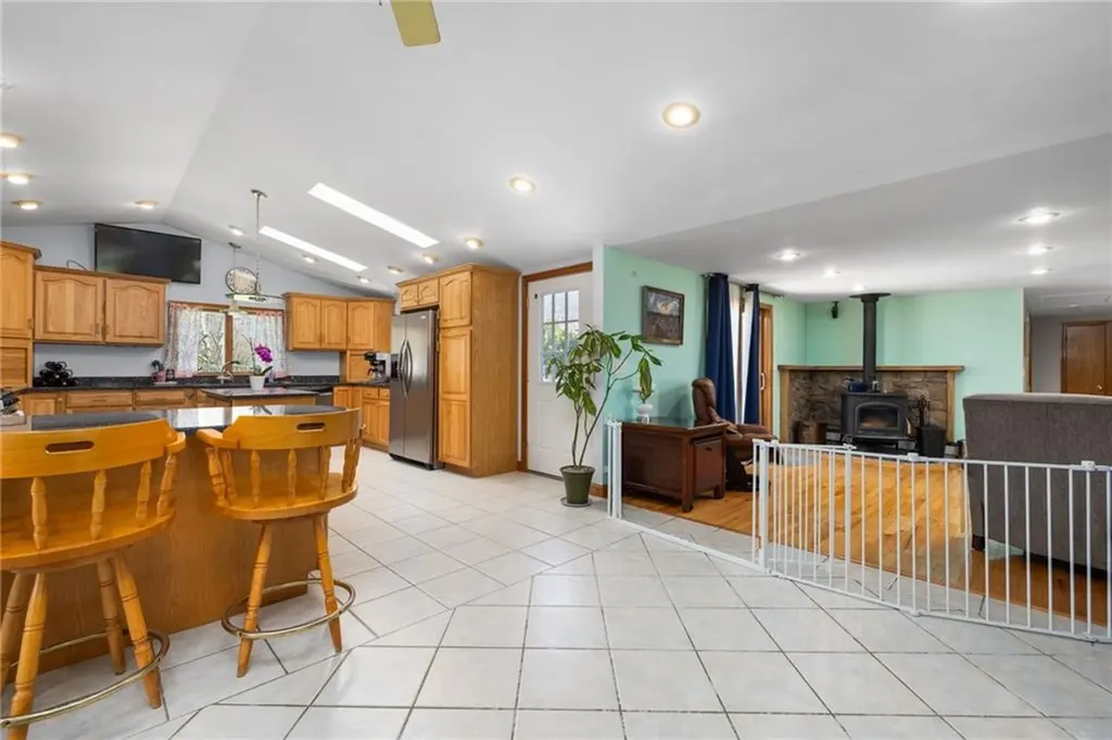 418 Long Highway Little Compton RI 02837
