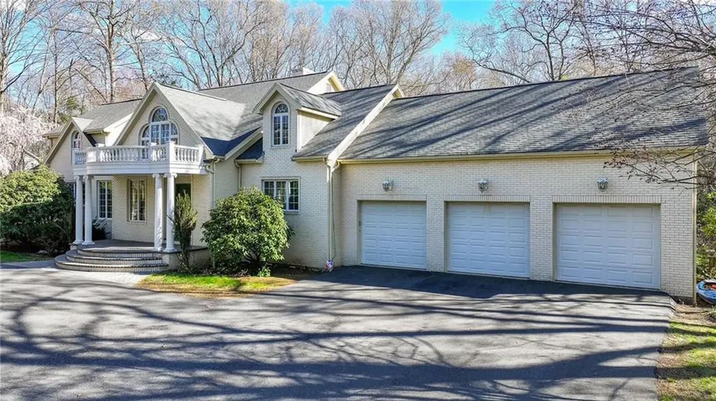 40 Suffolk Way Lincoln RI 02865
