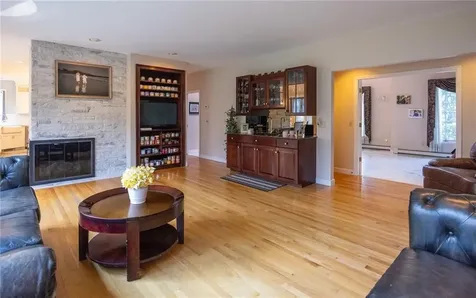 40 Suffolk Way Lincoln RI 02865