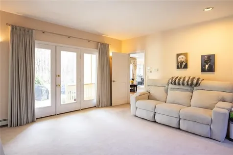 40 Suffolk Way Lincoln RI 02865