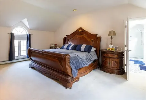 40 Suffolk Way Lincoln RI 02865