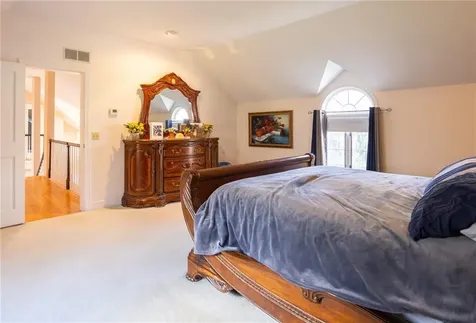 40 Suffolk Way Lincoln RI 02865