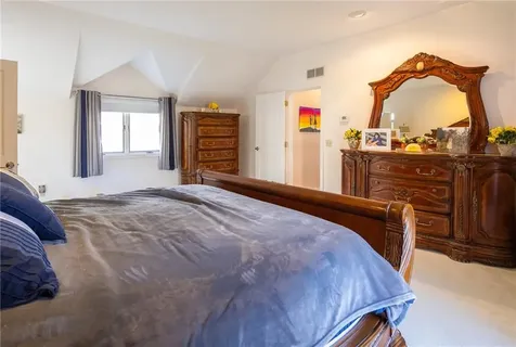40 Suffolk Way Lincoln RI 02865