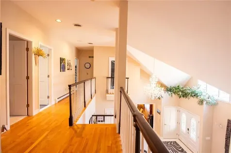 40 Suffolk Way Lincoln RI 02865