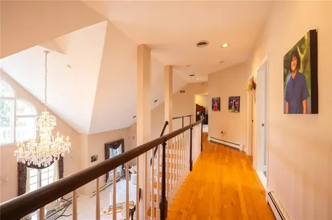 40 Suffolk Way Lincoln RI 02865