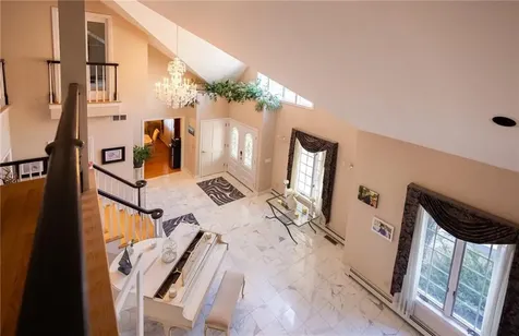 40 Suffolk Way Lincoln RI 02865