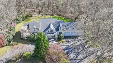 40 Suffolk Way Lincoln RI 02865