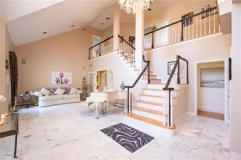 40 Suffolk Way Lincoln RI 02865